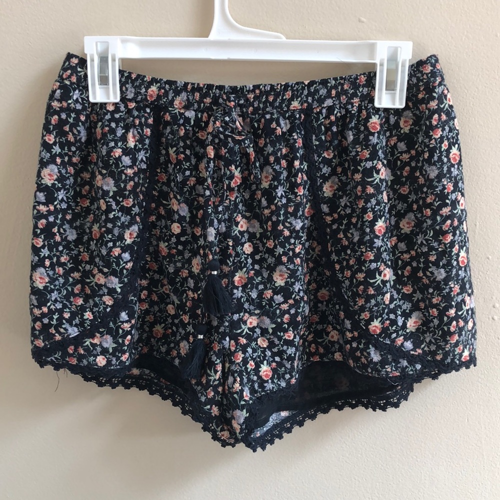 American Eagle flowy floral shorts